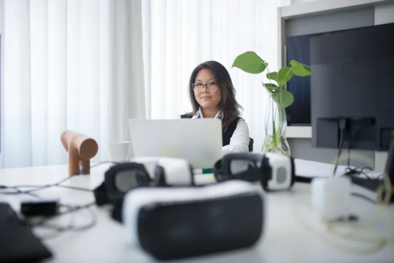 Meet the Metaverse Hustlers Quietly Pulling Six-Figure Incomes From VR