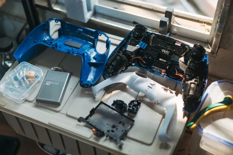 Why Your VR Controllers Die Before Everything Else — And Who's Responsible